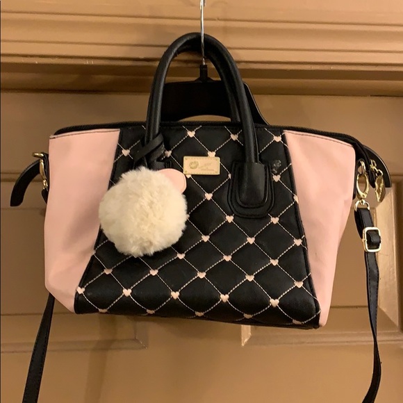 Betsey Johnson Handbags - Betsy Johnson Pink and Black Heart Cat Purse